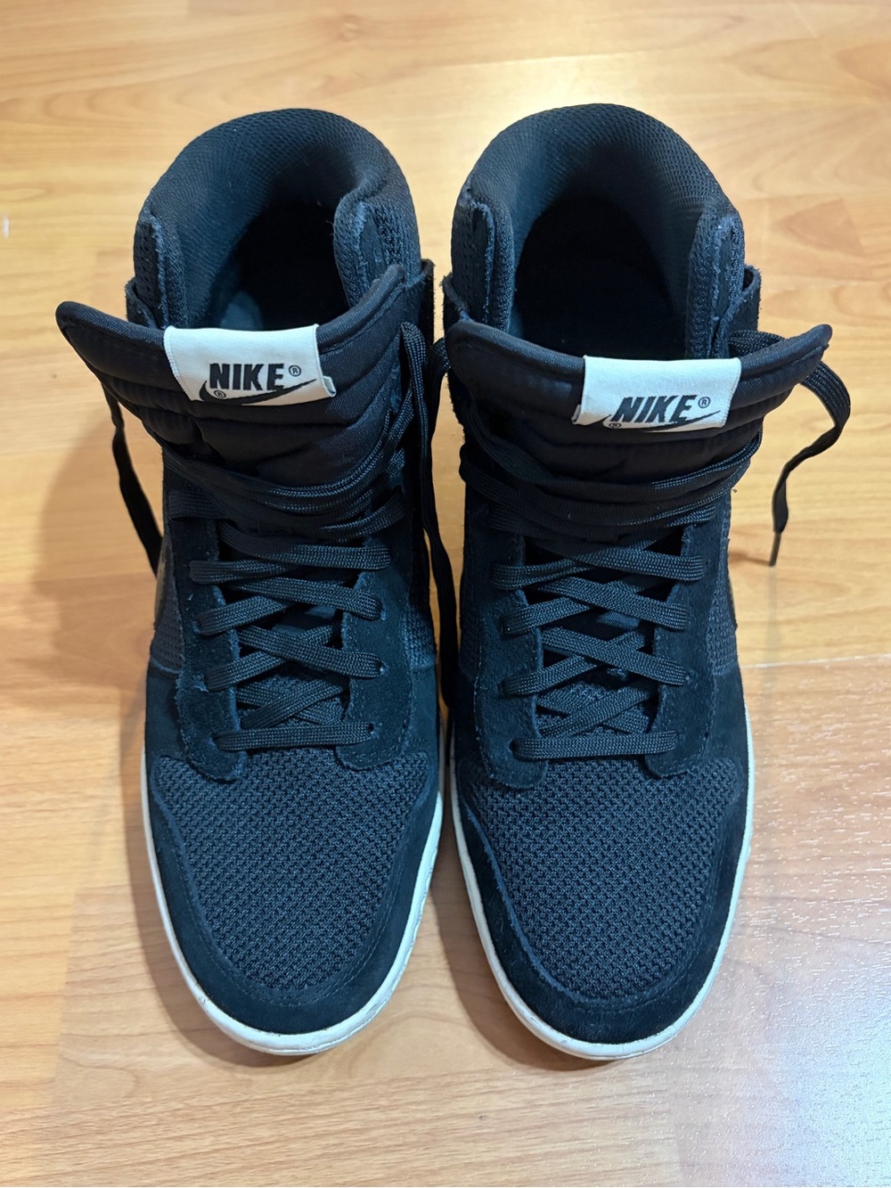 GOOD Nike Women’s High-Top Sneakers with wedge in Black Size 11